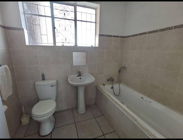 1 BEDROOM APARTMENT FOR SALE IN PRIMROSE
